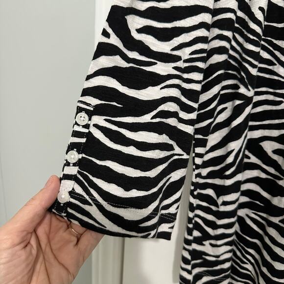 Chicos India zebra animal print Vneck top XL size 3 - Picture 4 of 8